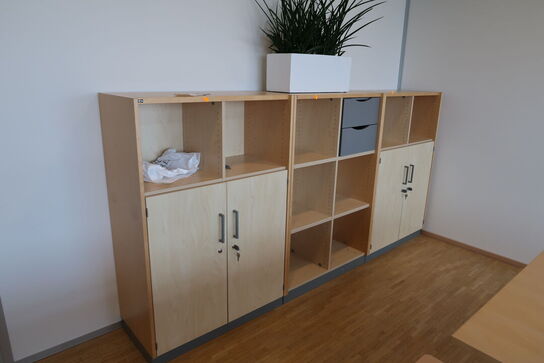 4 stk. el. hæve/sænke skrivebord EFG, reoler, skuffemoduler