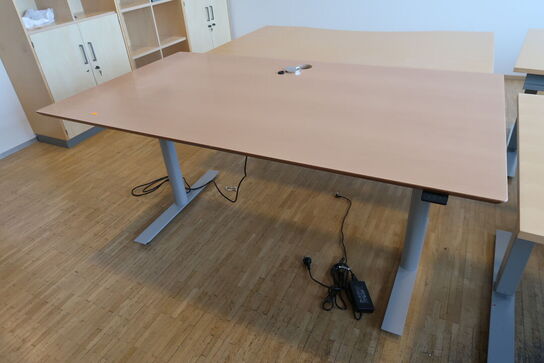 4 stk. el. hæve/sænke skrivebord EFG, reoler, skuffemoduler