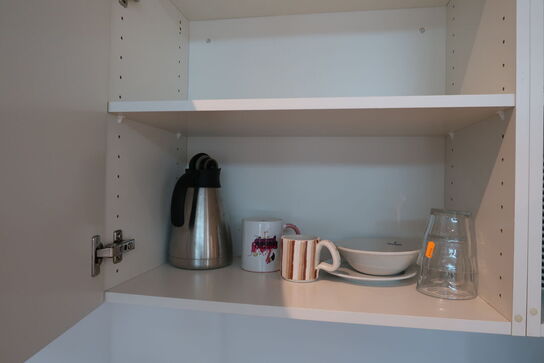 Mikrobølgeovn, elkedel div. Køkkenservice