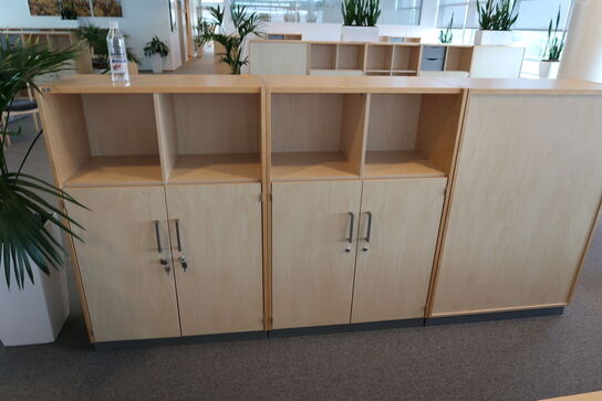 4 stk. el. hæve/sænke skrivebord EFG, reoler, skuffemoduler