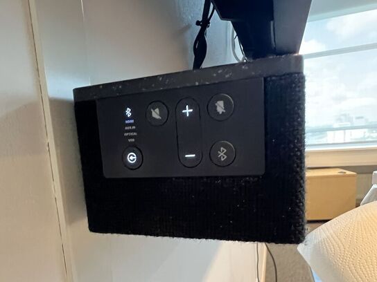 55" SONY TV m. BRACO & AMX konferencesystemer