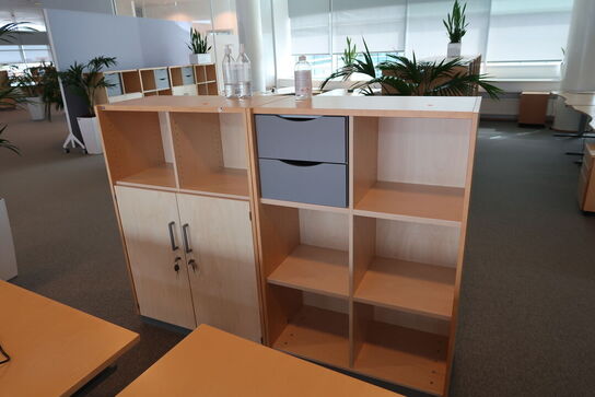4 stk. el. hæve/sænke skrivebord EFG, reoler, skuffemoduler