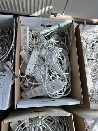 9 ks. kabelskinner m.v.