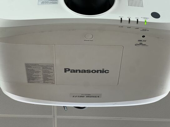Projektor PANASONIC PT-EZ580 m. GRANDVIEW el. lærred