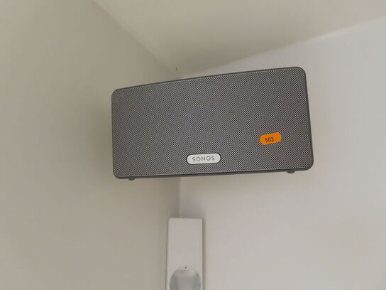 Højtaler med vægbeslag SONOS PLAY:3