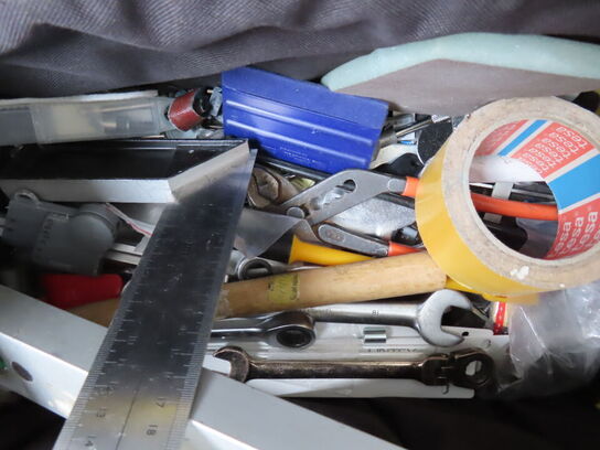 Værktøjstaske med indhold