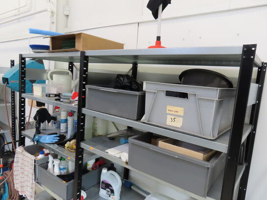 Stålreol med indhold 