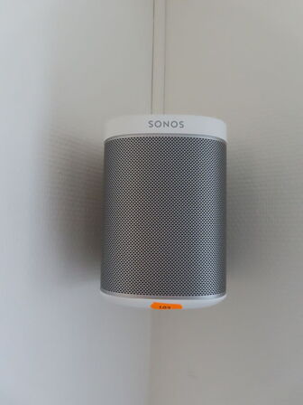 Højtaler med vægbeslag SONOS PLAY:1