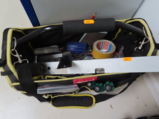 Værktøjstaske med indhold