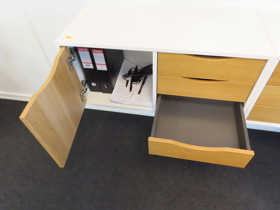 2 stk vægmonterede kontormuduler