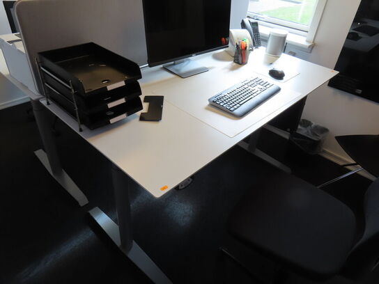 Hæve/Sænkebord med LINTEX afskærmning 160x80 cm. DENCON