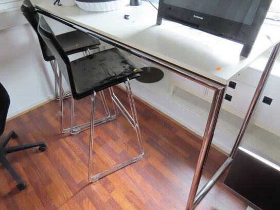 Højbord med 4 stole