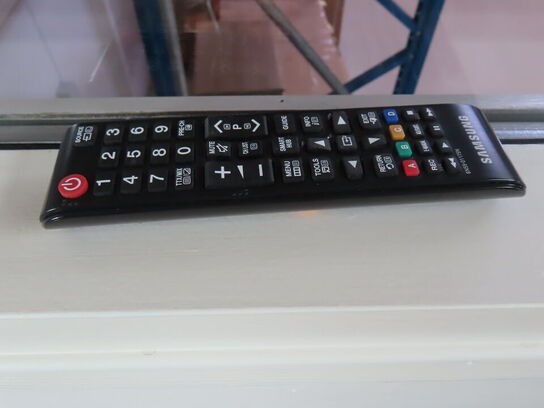 55" TV SAMSUNG UE55H6505ST med remote