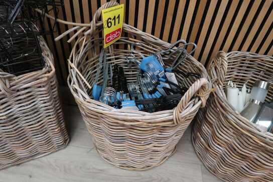 Kurv med 30 pk. Bøjler 
