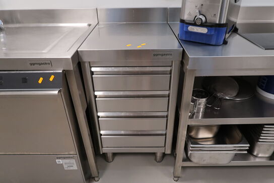 Rustfri opbevaringsbord GGM GASTRO med indhold (uden maskiner)