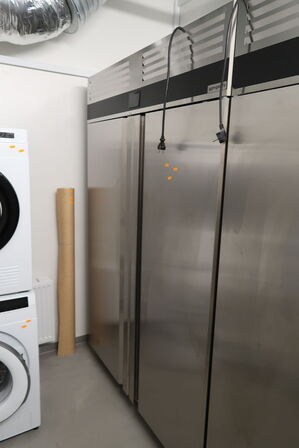 Fryseskab GGM GASTRO TKSF1400T2-EF