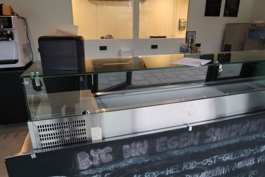 Kølevitrine GGM GASTRO AGG204ND