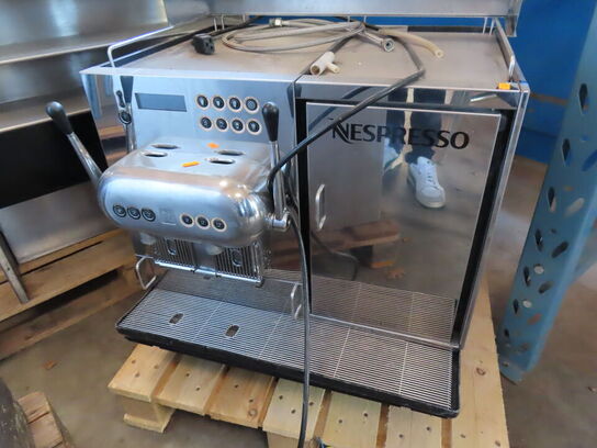 Kaffemaskine - NESPRESSO AQUILA 220