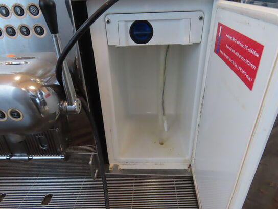 Kaffemaskine - NESPRESSO AQUILA 220