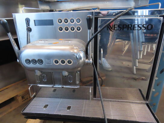 Kaffemaskine - NESPRESSO AQUILA 220