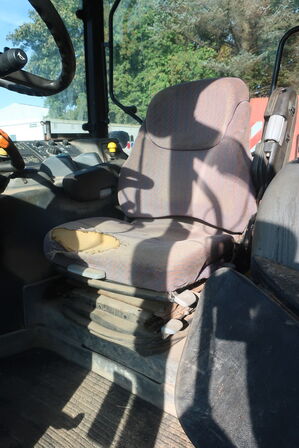 Traktor NEW HOLLAND TM190