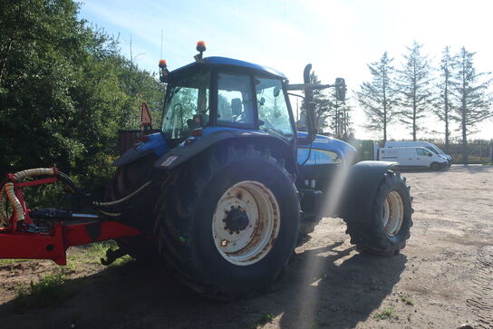 Traktor NEW HOLLAND TM190