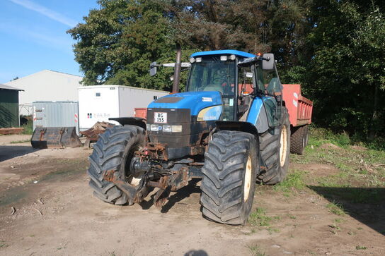 Traktor NEW HOLLAND TM190
