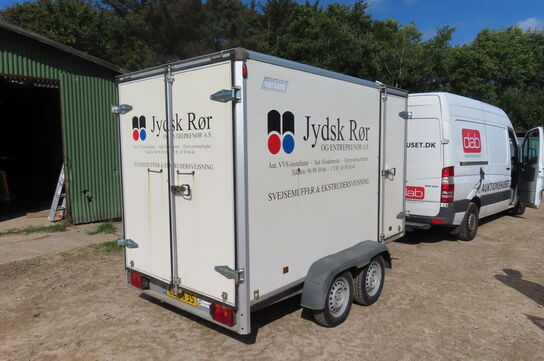 Trailer VARIANT 2005C3-door med indbygget kloakspuleanlæg