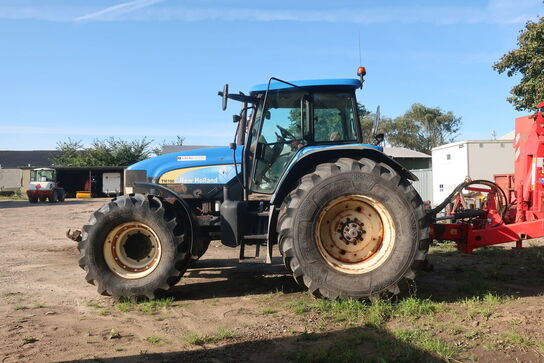 Traktor NEW HOLLAND TM190