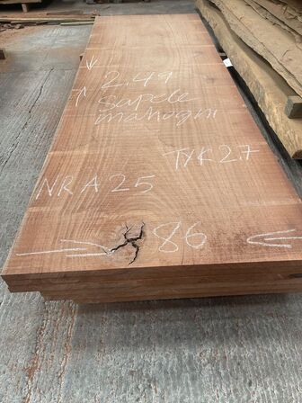 Træplanke i SAPELE (mahogni) 2,49x0,86m - 2,6 cm tyk