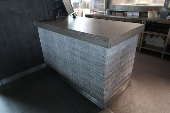 Disk med indhold (elektronik medfølger ikke)