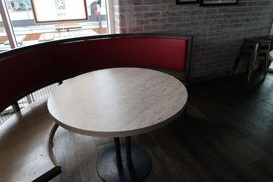 2 stk. borde med 2 stk. bænke