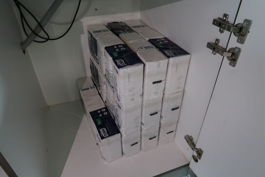 Disk med indhold (maskiner medfølger ikke)