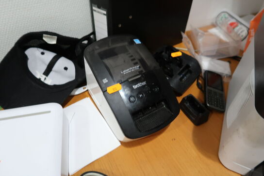 Labelprinter BROTHER, printer KYOCERA, all in one computer LENOVO m.m.