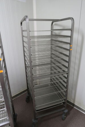 Stikvogn med indhold