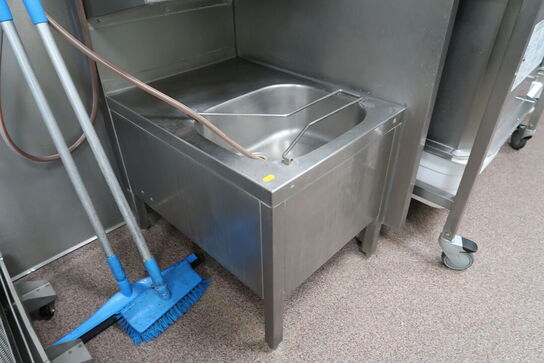 Vaskestation, papirdispenser, sæbedispenser m.m.