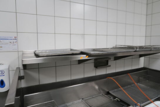 Rustfri stålhylde med indhold