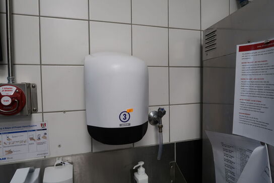 Vaskestation, papirdispenser, sæbedispenser m.m.