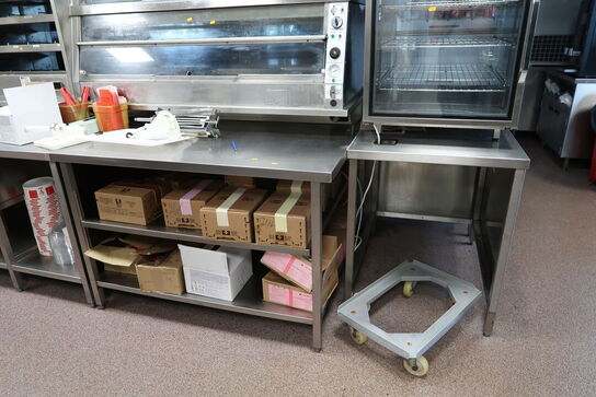 Rustfri stålbord med indhold (transfer bin og varmeskab medfølger ikke)