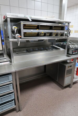 Rustfri stålbord med køleenhed (varmeskab medfølger ikke)