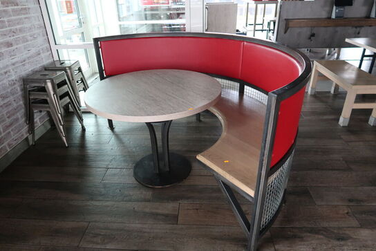 2 stk. borde med 2 stk. bænke