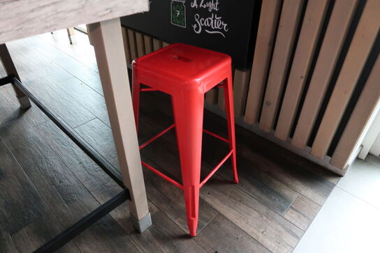 2 stk. barborde med 10 stk. barstole