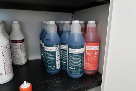 Stålskab med div. Rengøringsmidler