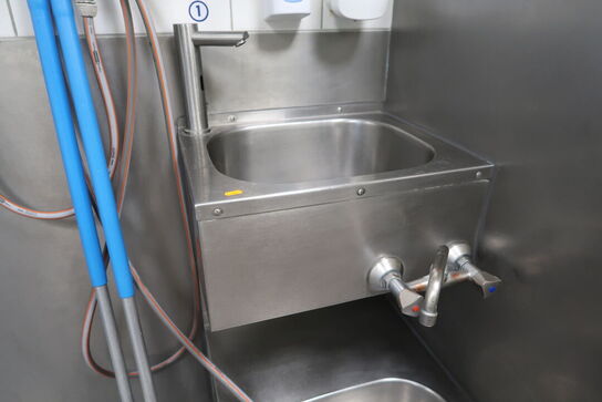 Vaskestation, papirdispenser, sæbedispenser m.m.