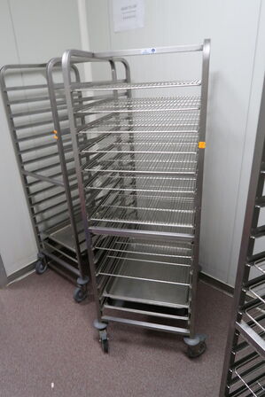 Stikvogn med indhold