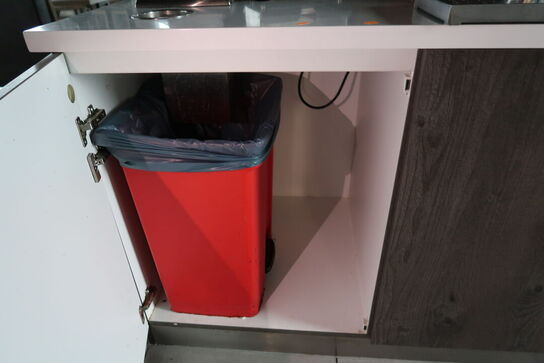 Disk med indhold (maskiner medfølger ikke)