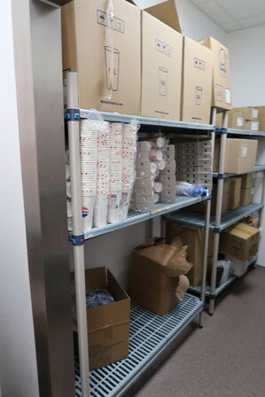 Fødevarereol METRO MAX med indhold