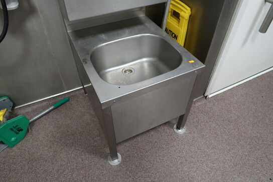 Vaskestation, papirdispenser, sæbedispenser m.m.