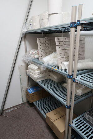 Fødevarereol METRO MAX med indhold