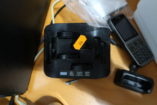 4 stk. headsets med batterier og lader